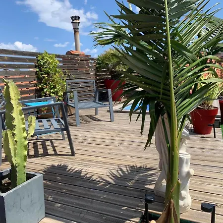 Le Patio Pere Pigne Guestroom 4*