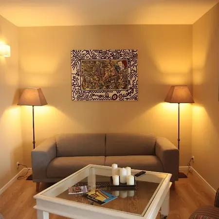 Le Patio Pere Pigne Guestroom Bed & Breakfast