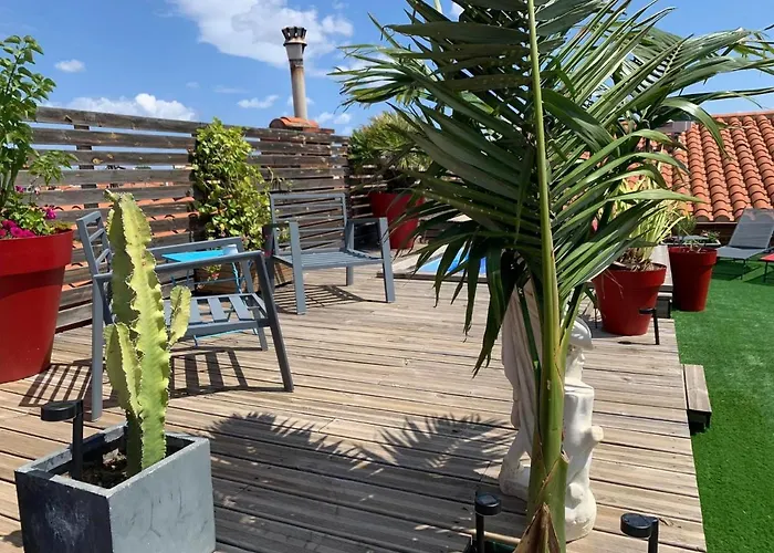 Le Patio Pere Pigne Guestroom 4*