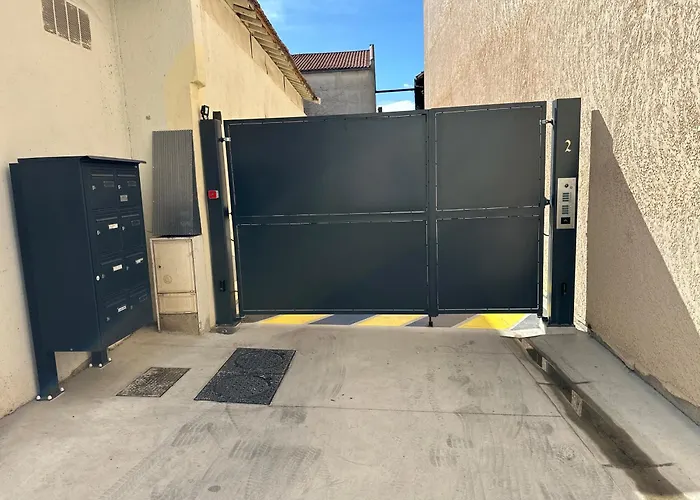 Le Patio Pere Pigne Guestroom 4*